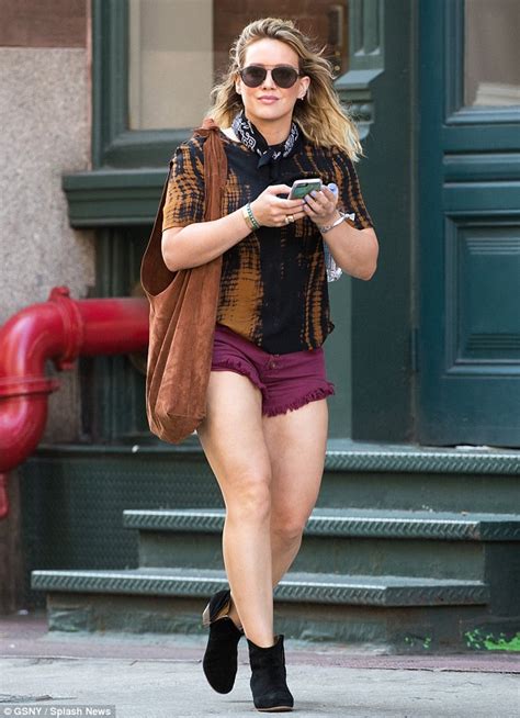 Hilary Duff Flaunts Toned Pins In Tiny Burgundy Shorts Daily Mail Online