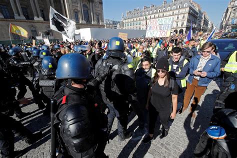 French Yellow Vest Protesters Seek Momentum On 15th Week