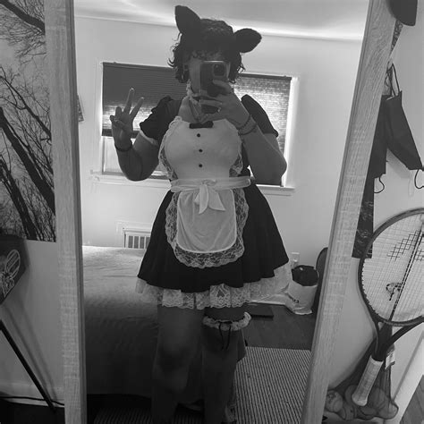 🖤 𝕳𝖎 𝕴 𝖒 𝕹𝖊𝖐𝖔 🖤 on twitter i look so cute spreading my holes in my maid outfit go check out my