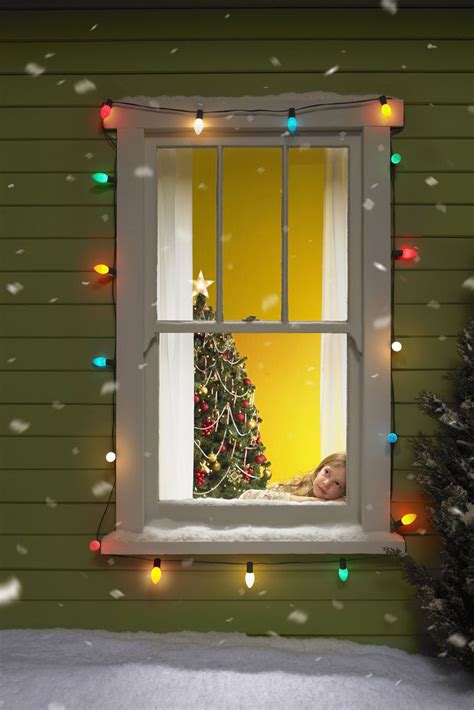 How To Hang Christmas Lights On Outdoor Windows