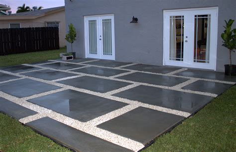 Poured Concrete Pavers Create A Stylish Patio The Home Depot