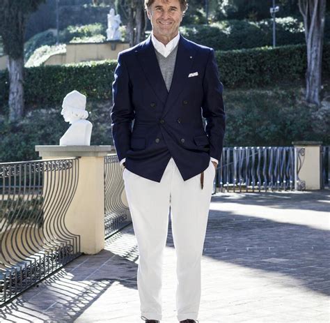 Shop clothing, jewelry, shoes, handbags & more. Brunello Cucinelli: Zu Besuch in seiner Villa in Umbrien ...