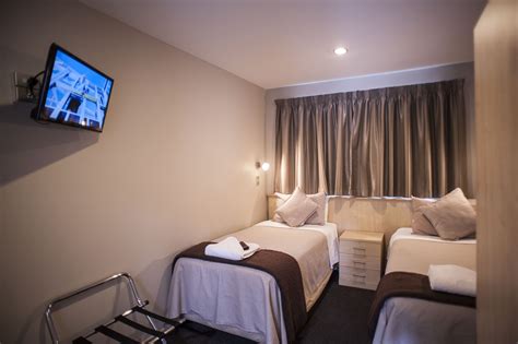 These warm and welcoming guest bedroom ideas will spoil your visitors and make them feel right at home during their stay. Christchurch Family Accommodation 5-Star | 2 Bedroom ...