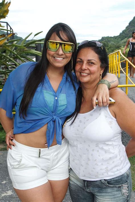 Mulher Melancia Vai A Show No Rio Com A Fam Lia