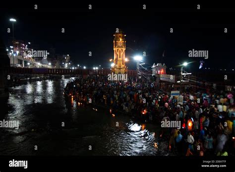 View Of Har Ki Pauri Ghat Haridwar At Night Stock Photo Alamy
