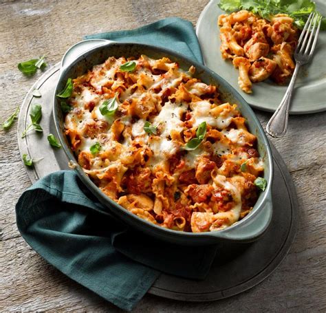 The crisp crust has a delicious hint of thyme. Chicken and Mozzarella Pasta Bake | Gleeson Butchers ...