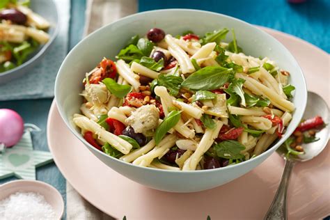 Avocados are packed full of essential nutrients and good for the skin, delicious in this zesty, tangy and healthy pasta salad. Christmas Mediterranean Pasta Salad Recipe | New Idea Food