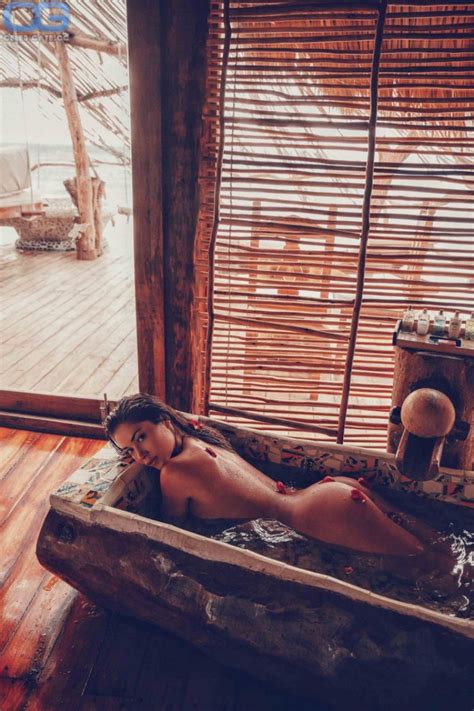 Arianny Celeste Nackt Nacktbilder Playboy Nacktfotos Fakes Oben Ohne