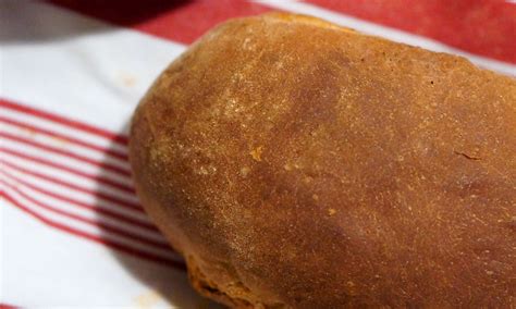 Pain de mie maison aéré et moelleux à la fois, c'est super facile maison, succès garanti pour les petits déjeuners, les croques etc! Recette Pain de mie maison | Pretty Chef