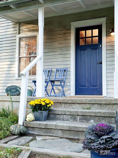 The first documented use of blue pigment is using blue azurite, a vivid deep blue naturally occurring mineral, used widely in ancient egypt for decoration and jewelry. 21 Gorgeous Blue Front Doors to Inspire Your Next Exterior ...