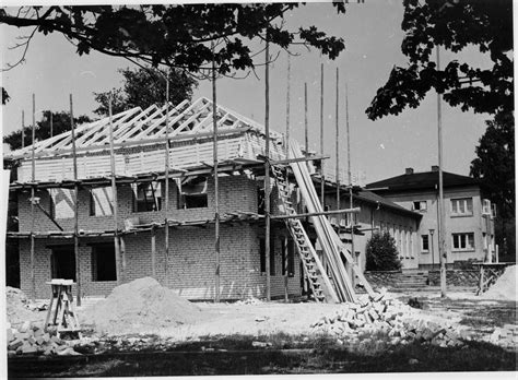 Zwei uhren für den schulhof. Geschichte | Bruno Bröker Haus