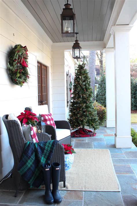 December Christmas Front Porch And A Wreath Giveaway