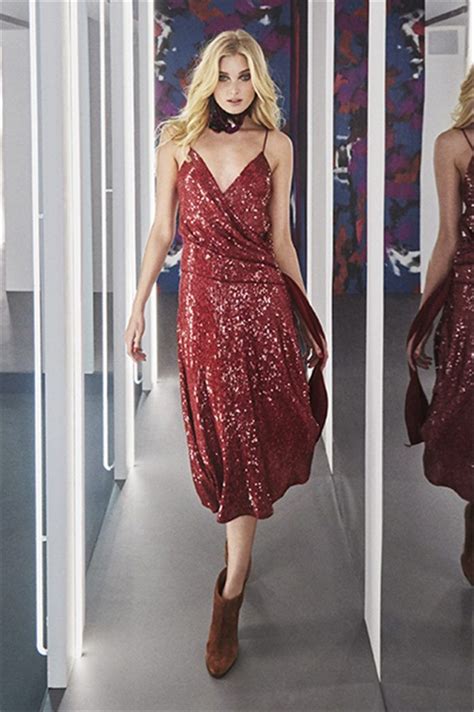 I would prefer to stay in a hotel near the airport. Elsa Hosk walk for DVF FALL WINTER 2016 Fashion Show Zhiboxs.com | Fashion week, Fashion show ...