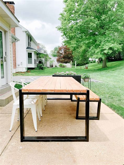 Diy Outdoor Dining Table With Umbrella Hole Diy Modern Farmhouse