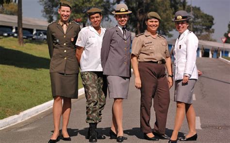 O exército brasileiro não é o menor do mundo! Nossa homenagem ao Dia Internacional da Mulher - Forças ...