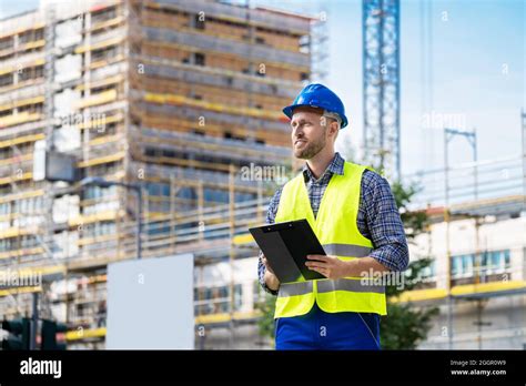 Engineer Inspector Hi Res Stock Photography And Images Alamy