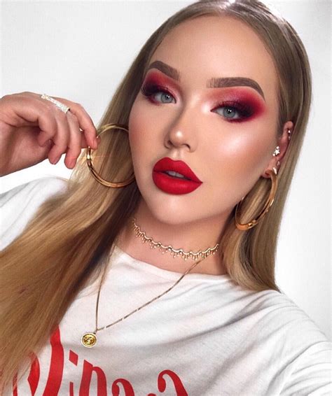 Pin De Małgorzata En MΔҜΣup βΔr Maquillaje De Ojos Rojos Maquillaje