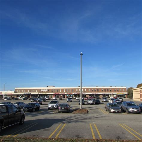 220 Maine Mall Rd South Portland Me 04106 Retail For Lease On