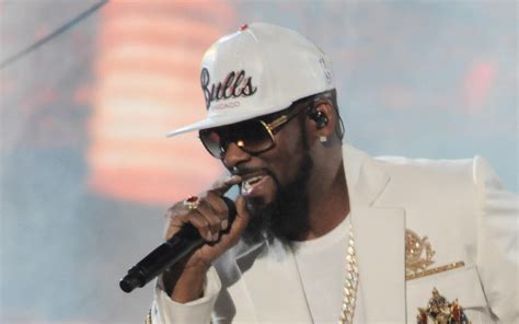 Im august soll der prozess gegen den musiker r. R. Kelly aus Einzelhaft entlassen