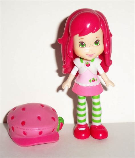 Hasbro 2008 Strawberry Shortcake Doll From Berry Bubbly Bath Playset