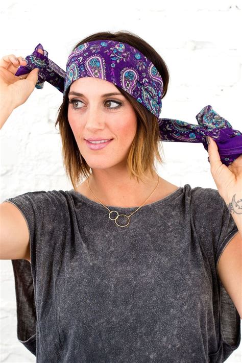 4 Ways To Wear A Scarf On Your Head This Spring Brit Co How To Wear Headbands Ways To Wear