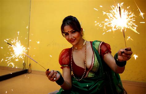 Designer Saree Hot Images South Actress Tanisha Singh Did Diwali