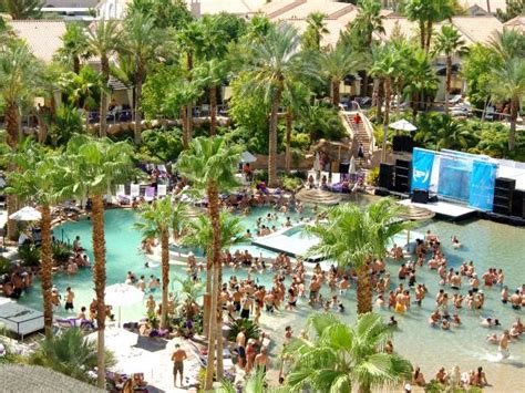 9 Extreme Las Vegas Pools And Parties Hgtv