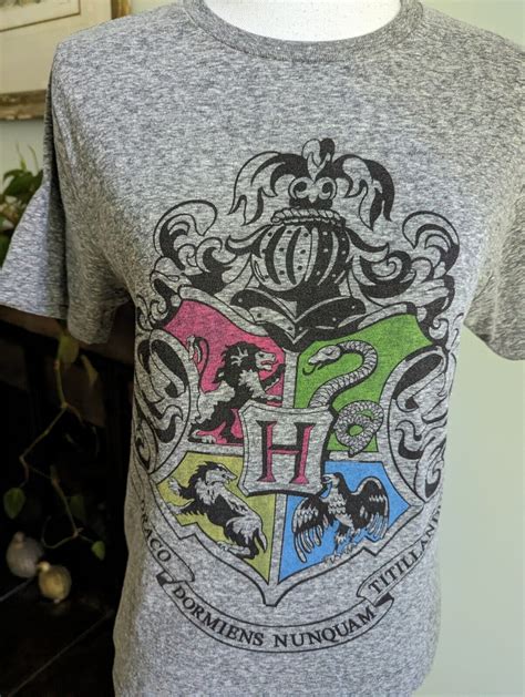 Harry Potter Womens Small Short Sleeve Hogwarts Crew Neck Graphic T