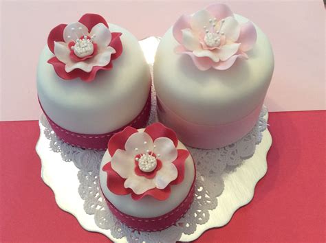 Mini Cakes - CakeCentral.com