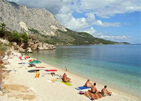Playa sakarun (isla de dugi otok) playas de proizd (korcula) zlatni rat (isla de brac) playa de rajska (isla de rab). Istria (CROACIA): Las mejores playas del Adriático ...