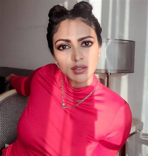 Sexy Mallu Aunty Hottest Malayalam Actress Latest News Kuwait Bus Route Iik Metro Train