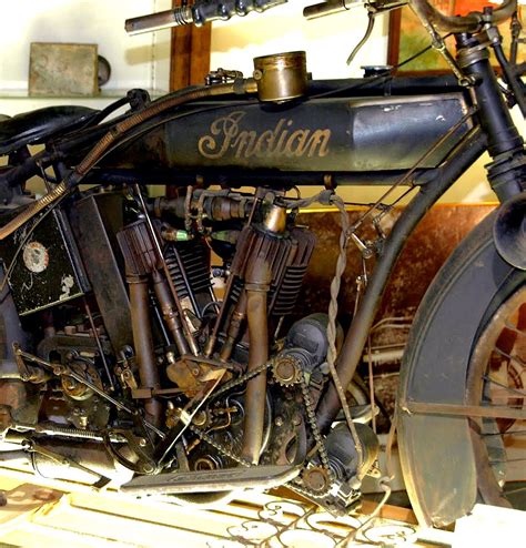 Timeless Indian Triumph Motorcycles Old School Motorcycles British
