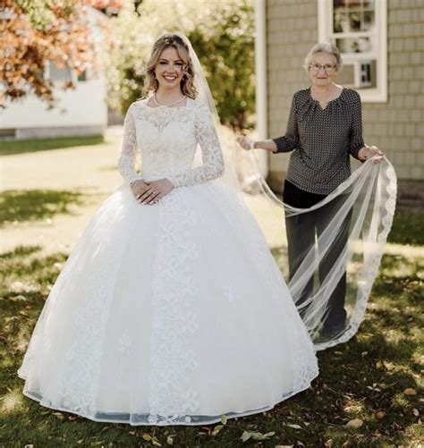 this youthful bride wore her 89 year old grandma s wedding dress and looked simply amazing