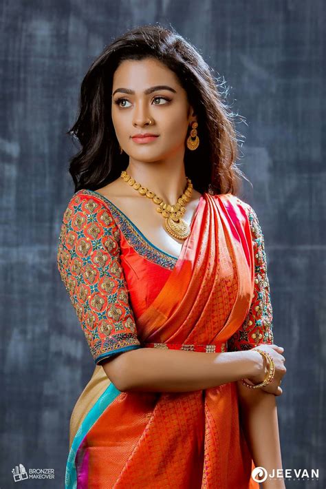 Beautiful Indian Girl In Saree Wallpapers F View Sexiz Pix