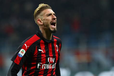 Rapina a castillejo, fermati in due ad arezzo: GdS: Valencia want Castillejo as AC Milan set €18m price tag
