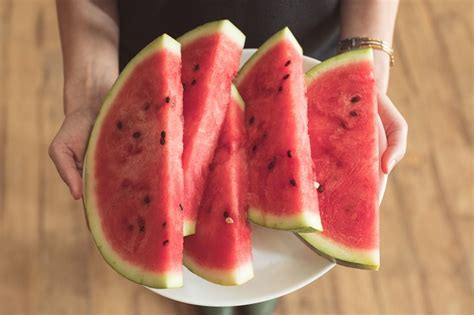 7 Signs A Watermelon Is Bad