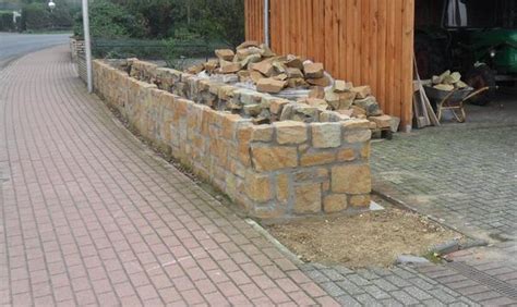 Informationen zu produkten aus naturstein für den garten. Sandstein Mauersteine, Naturstein Gartenmauer in Diepholz ...