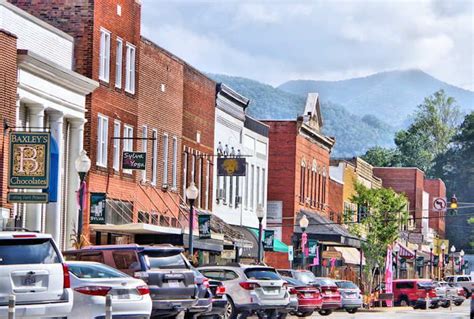40 Of The Best North Carolina Mountain Towns Near Asheville