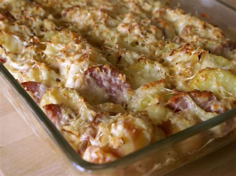 Saucisse de Morteau en gratin de pommes de terre et Beaufort