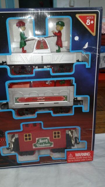North Pole Junction Christmas Train Set 34 Piece 20 Feet Of Track Ebay