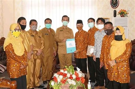 Namun, persoalan seringkali ditimbulkan tentang sejauh manakah. Kemenag Ingatkan Guru PAI Hati-hati Mengajar Agama di ...