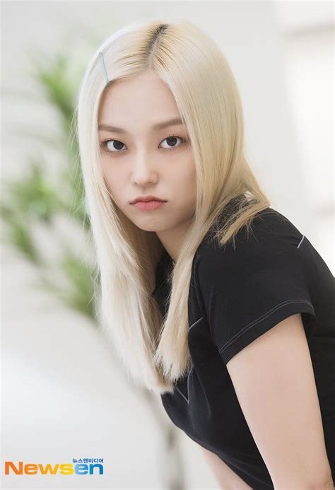 pin by andie 🪐 on yeeun clc the most beautiful girl interview