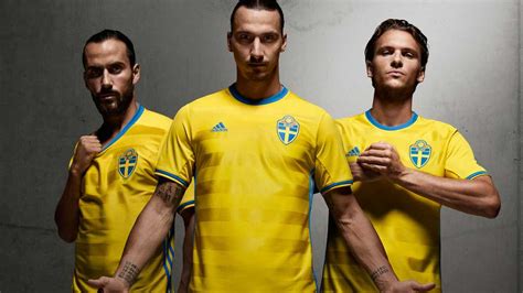 Em:s yngste ett hot mot sverige: Läsarna sågar Sveriges EM-tröja | Aftonbladet