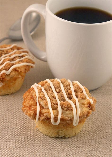These 25 copycat starbucks coffee recipes are delicious and will save you time and money! #MuffinMonday : Cinnamon Swirl Coffee Cake Muffins ...