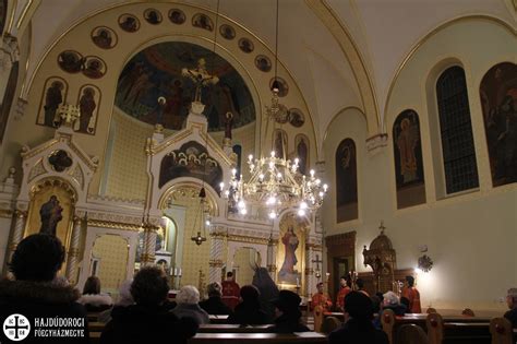 Fülöp herceget ólommal bélelt koporsóban temetik el, akárcsak az eddig elhunyt királyi család több más tagja. E világból való elköltözése is tanúságtétel - eltemették ...