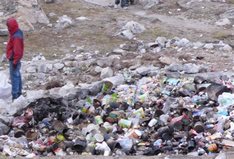Mount Everest Turning Into Worlds Highest Garbage Dump Omg Nepal