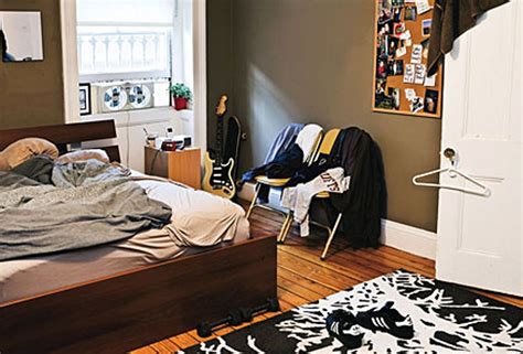 7 Things A Guys Bedroom Says About Him Glamour