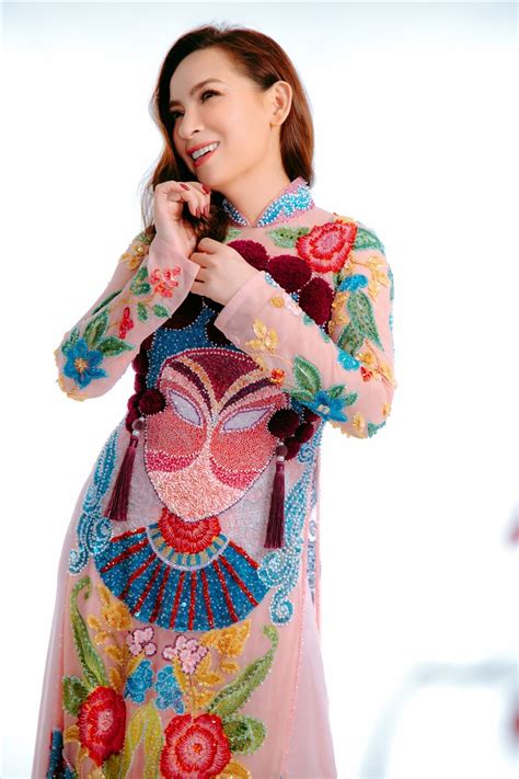 Phi nhung , thanh hà và mc kỳ duyên đã có những chia sẻ về việc làm mẹ đơn thân và cách dạy trong hình ảnh mới, hoài linh khiến nhiều người bất ngờ bởi vẻ ngoài trẻ trung sau khi trang điểm. Phi Nhung giảm 12kg khoe vóc dáng trẻ trung, khẳng định là ...