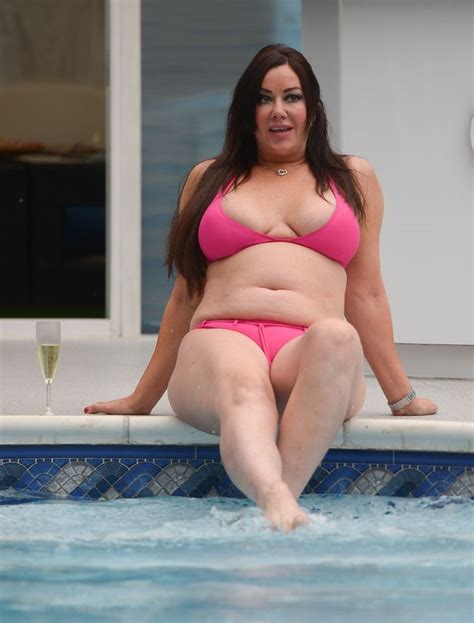 Lisa Appleton Flaunts Her Curvy Body On A Spa Break In A Mismatched Bikini Mirror Online