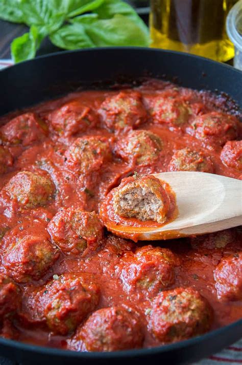 How To Make Baked Meatballs In Tomato Sauce